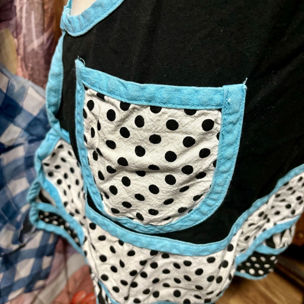 Handmade Apron - Picture 4 of 5